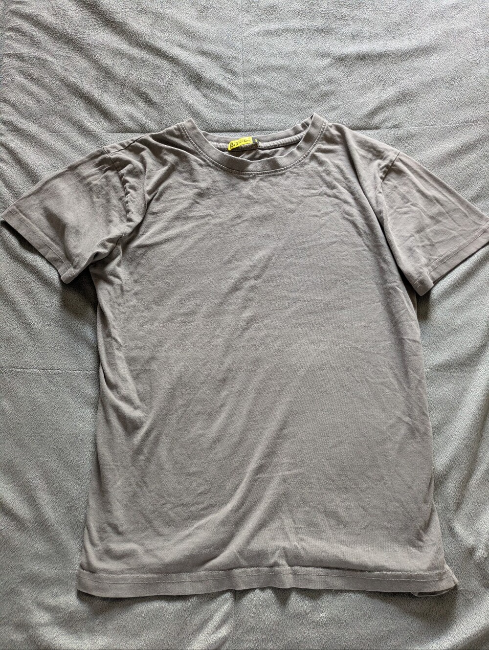 Beyours Kids Short Sleeve Crew Neck T-Shirt in Gray.